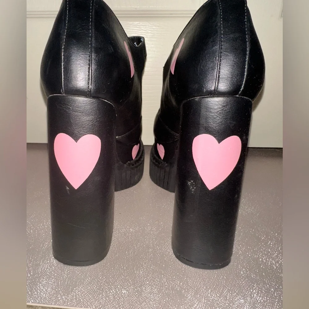 LAMODA Black Platform Mary Janes chunky Heels Pink Hearts 8 punk goth academia